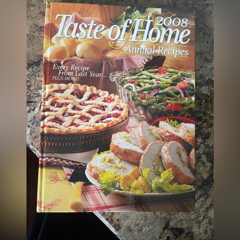 Taste of Home 2008 Annual Recipes hardcover cookbook